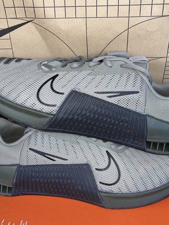 NEW Nike Metcon 9 Light Army Cargo Khaki Green DZ2617-301 Men’s size 13